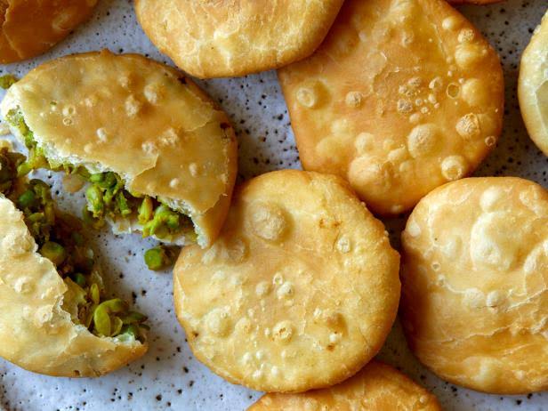 Indian Recipe: Matar Ki Swadist Kachori, मटर की स्वादिष्ट कचोरी